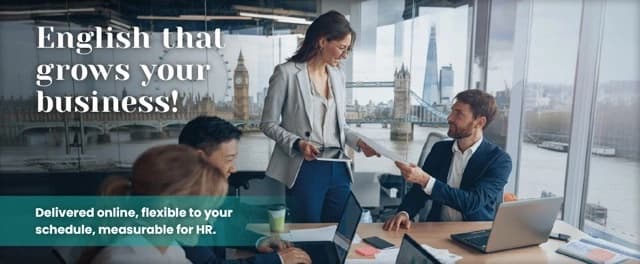Professionisti che collaborano in una moderna sala riunioni a Londra